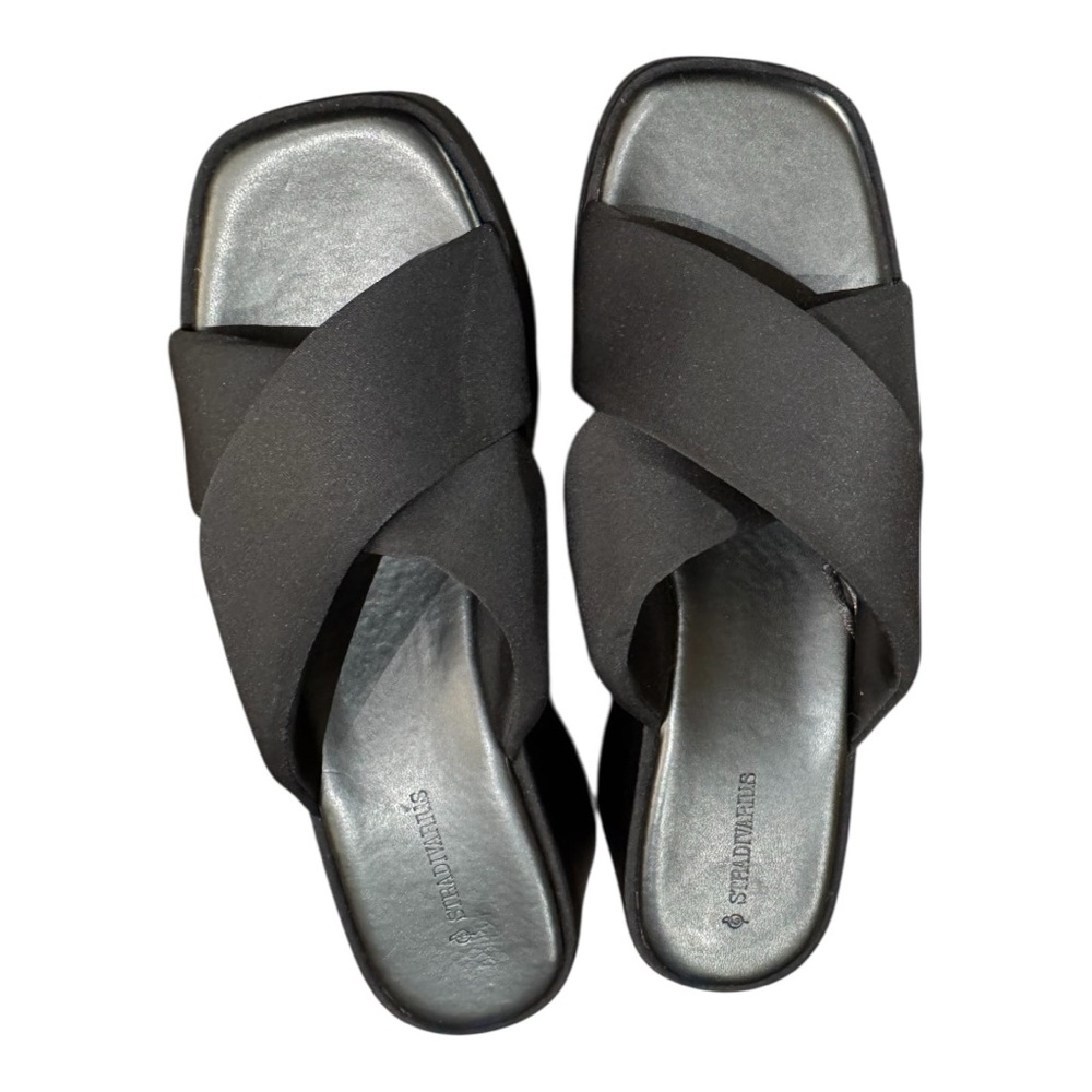 🆕 NWT Stradivarius flatform 90s sandals in black size 9 1/2